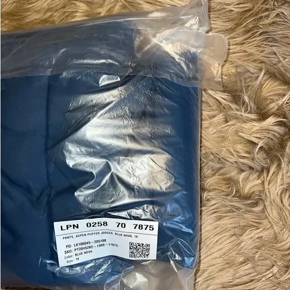 New Fabletics Aspen Puffer Jogger Blue Nova size 1X - Picture 4 of 10